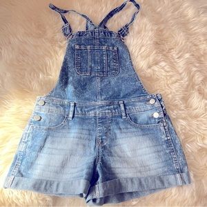 No boundaries relaxed for overall shorts size 3-5